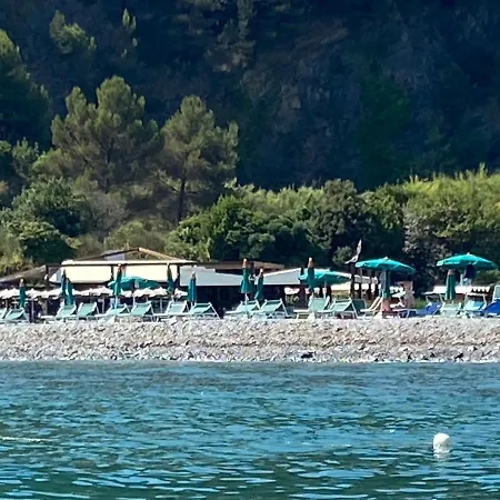 Sea View In Front Of The Sea Apartment